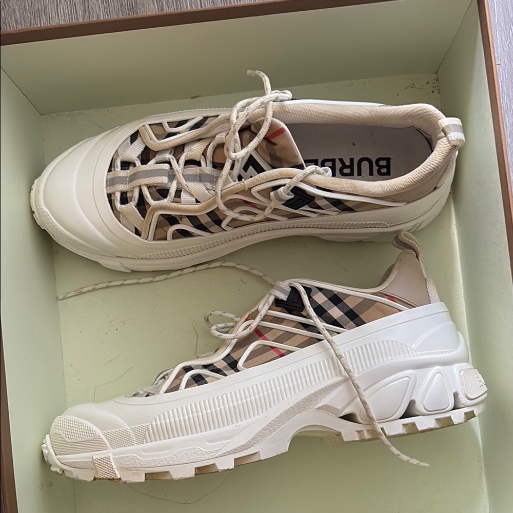 Burberry Beige and White Sneakers - Picture 2 of 4